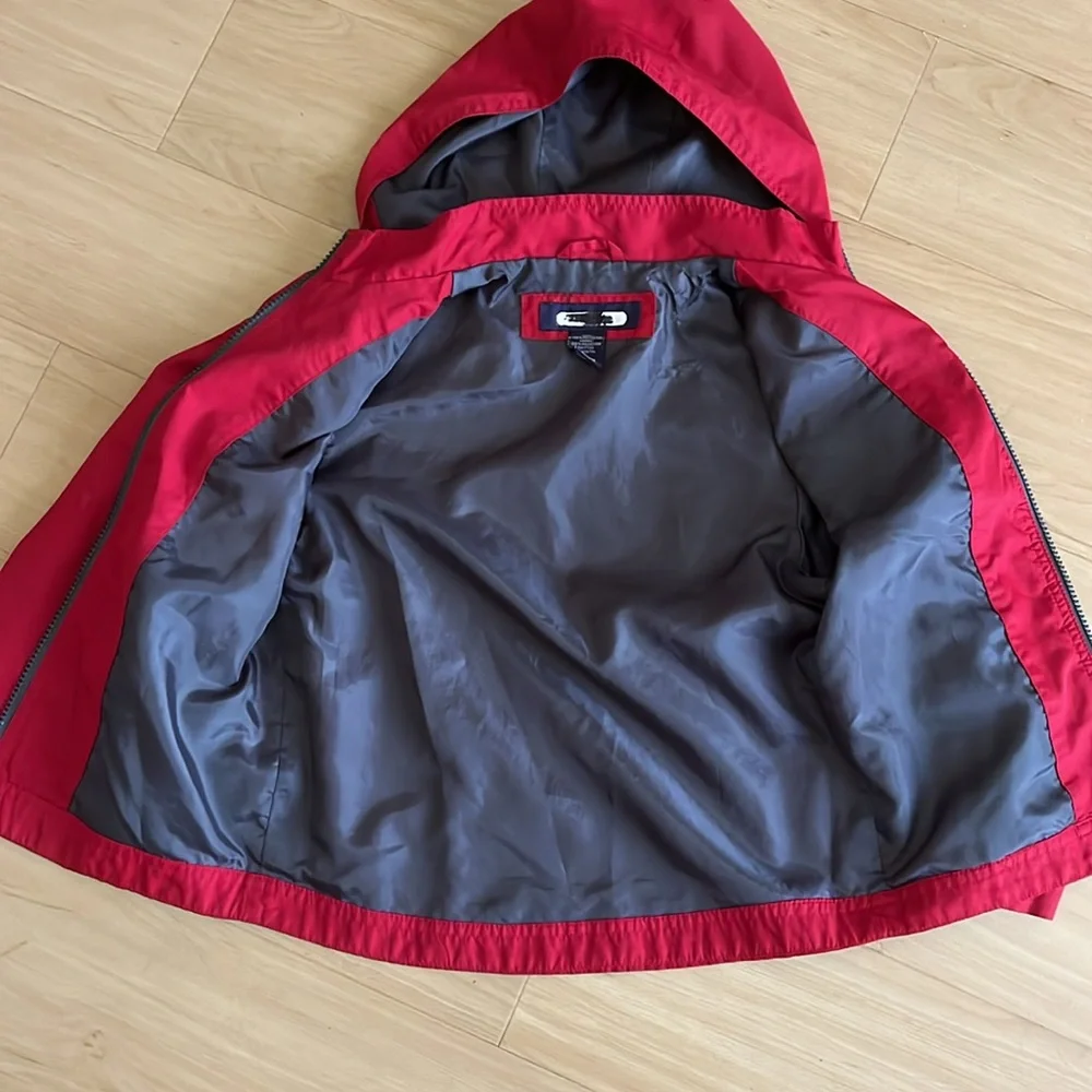 BOYS LINED RED HOODED JACKET WINDBREAKER RAISED COLLAR SZ S (4-5)